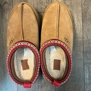 Like new Ugg Tazz platform slippers